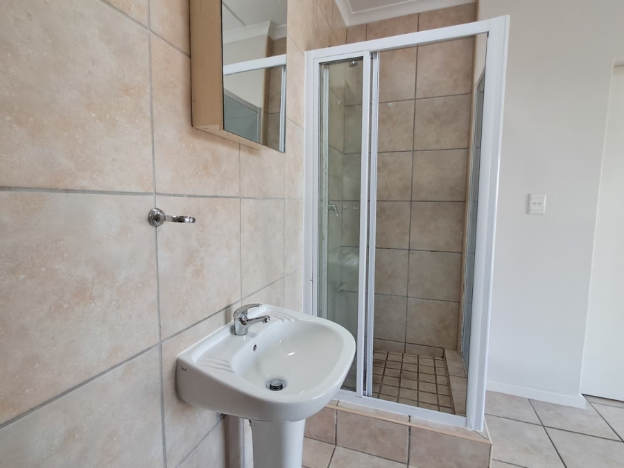 To Let 1 Bedroom Property for Rent in Vredekloof Western Cape